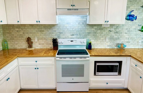 George Town House | Magical Ocean Views /Great Location /Awesome Trip Guide /Adventure Tours.