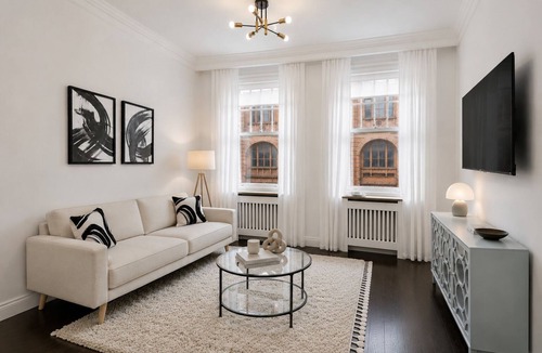 Brompton & Hans Town Apartment | Magnificent Flat across Harrods