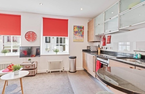 Brighton City Centre House | Majestic Mews with Free Parking|By My Getaways