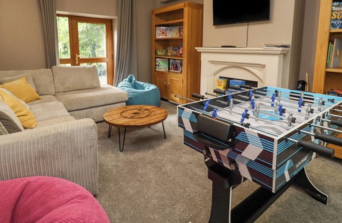 Mangotsfield House | MANOR FARM, pet friendly, character holiday cottage in Winchcombe