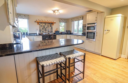 Chester Cottage | MANOR WOOD, pet friendly, luxury holiday cottage in Farndon
