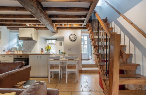 Chipping Norton House | Maple Cottage - Beautiful 2BD Retreat