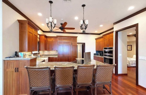 Makaha House | @ Marbella Lane - Beachfront Sunset Haven