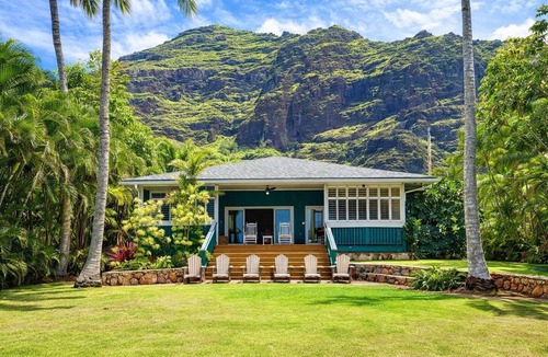Makaha House | @ Marbella Lane - Beachfront Sunset Haven