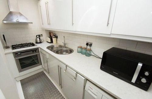 Kemptown House | Marine Gardens |Terrace|by Brighton Holiday Lets
