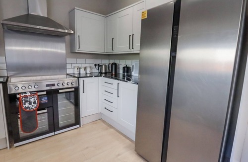Southport House | MARINE HOUSE, pet friendly, character holiday cottage in Southport