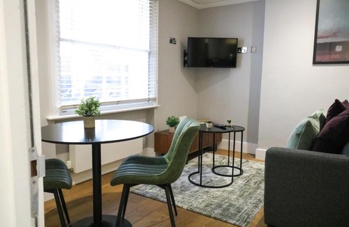 Bryanston and Dorset Square Apartment | Marylebone - Gloucester Place by Viridian Apartments