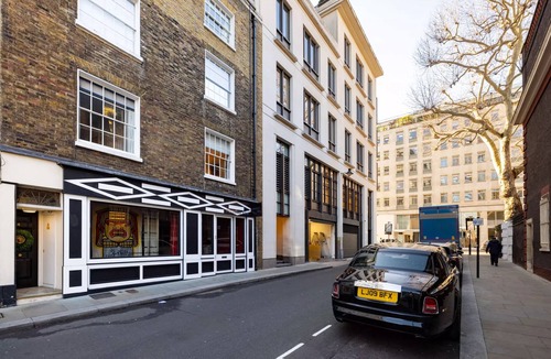 Mayfair Apartment | Mayfair Centre 3-Bed 6-Guest Art Nouveau Flat in 1729 Private House