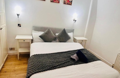 City of Westminster Apartment | Mayfair Luxury 2-Bedroom Apartment Bond Street