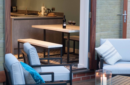 Trumpington House | Meadow Cottage, 10 minutes drive to Cambridge centre.