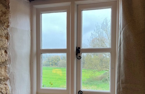 Chedworth Cottage | MEADOW VIEW COTTAGE, family friendly, with open fire in Northleach