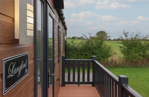 Great Hatfield House | Meadows Park 4