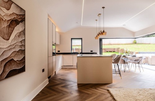 Stourport-on-Severn House | Megan`s Hideaway | Luxury 4 Bed Retreat