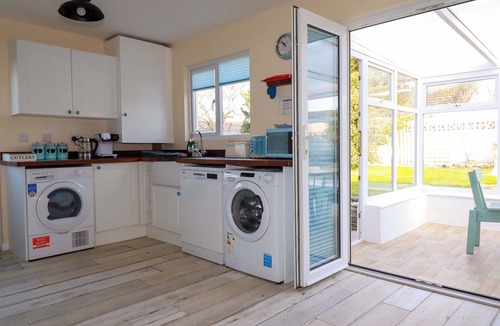 Tintagel House | MERLIN'S RETREAT, pet friendly, with a garden in Tintagel