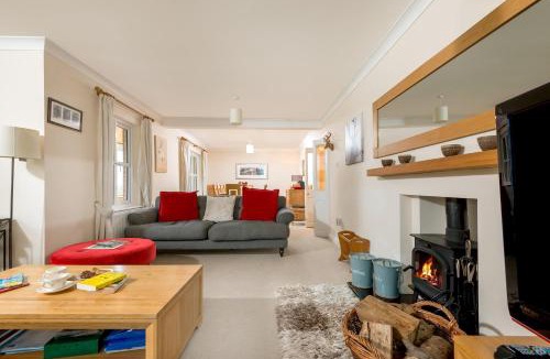 Stuckton House | Mews Hill, 5 bedroom New Forest Holiday Cottage