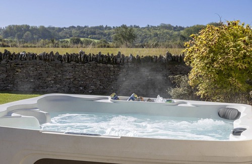Bourton Cottage | Middle Farm - a barn conversion that sleeps 10 guests in 5 bedrooms