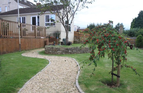 Midsomer Norton House | Midsomer Manor Near Bath - Hot Tub & Lodge