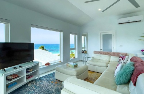 Governor's Harbour Villa | Mika's Resort - Penthouse