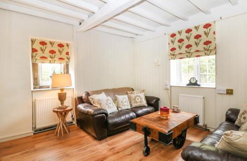Castleton House | Mill Leat