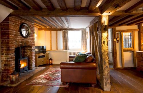 Saffron Walden House | Miller Cottage a luxury 1550's cottage in the Historic centre of Saffron Walden