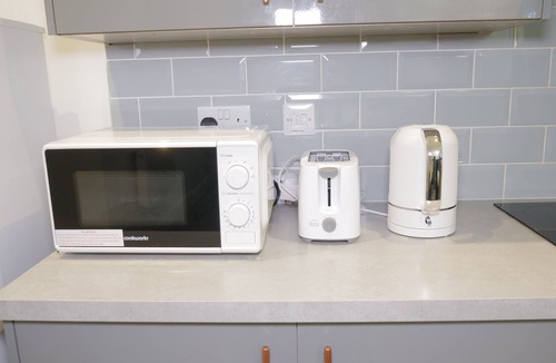 Fenny Stratford Apartment | Milton Keynes Luxury Massage Apartment
