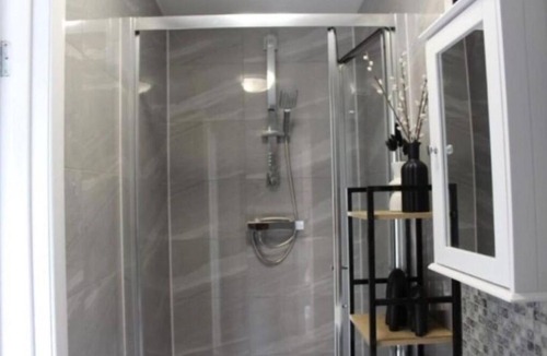 Newport Pagnell Apartment | Mini Cosy Studio Flat Milton Keynes