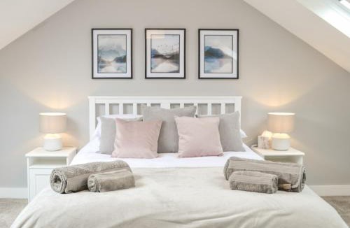 Wing House | Moat View