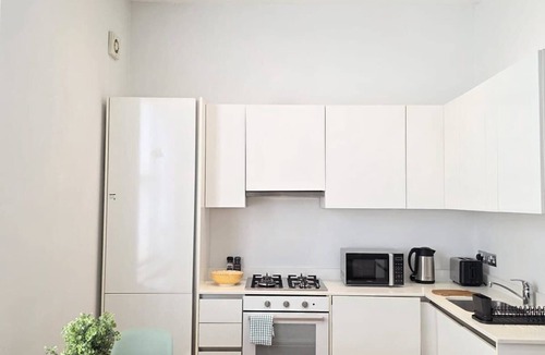 South Hampstead Apartment | Modern 1BR w/AC - SouthHampstead