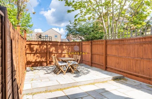 Langley Marish House | MODERN 2 BED & FREE PARKING-NEAR HEATHROW/PINEWOOD