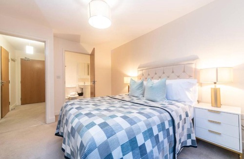 Whittington Apartment | Modern 2Bedroom & 2Bathroom Apartment in Colindale - North London - Pass the Keys