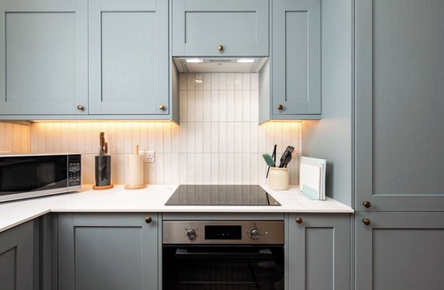 Cotham Apartment | Modern 2BR Flat | Walk to Clifton | Free Parking