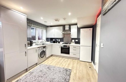 Luton House | Modern 3 Bedroom New Built House To Rent In Luton