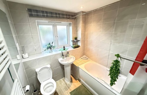 Luton House | Modern 3 Bedroom New Built House To Rent In Luton