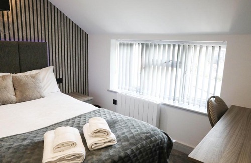 Caversham Apartment | Modern 4 BR flat with 4 ensuites in central Reading