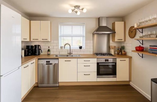 Bedford Apartment | Modern Bedford Home | Sleeps 4 | Parking | Close to Town