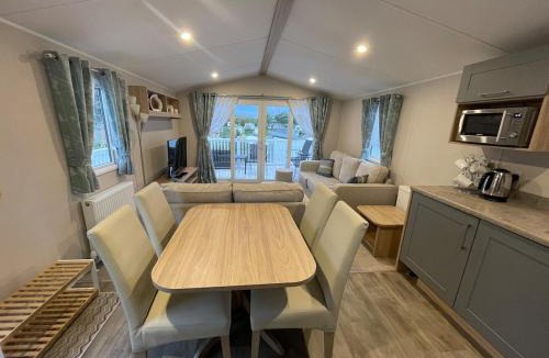 Bembridge Apartment | Modern caravan - Whitecliff Bay