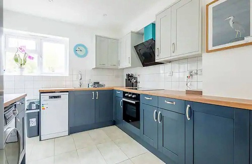 Cambridge House | Modern Central City House Near River - Sleeps 11