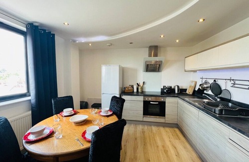 Ipswich Apartment | Modern Central Flat by Christchurch Park