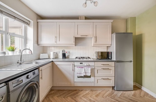 Bedford House | Modern & comfortable 4-bed house