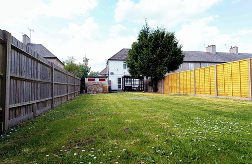 Hatfield House | Modern,comfy 2 Bedroom House in Hatfield, Town Centre, Free Parking!