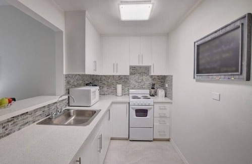 Paradise Island Condo | Modern condo: Steps from Atlantis & Beach
