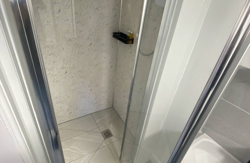 Manchester House | Modern Cosy Room Close to city centre Free Parking