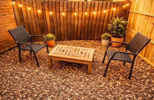 Luton Apartment | Modern cosy studio near Luton airport, free parking