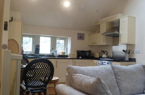 Honley Cottage | Modern cottage - 1 mins walk from village centre and surrounding countryside