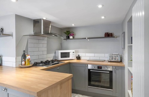 Exeter House | Modern Cottage in Central Exeter