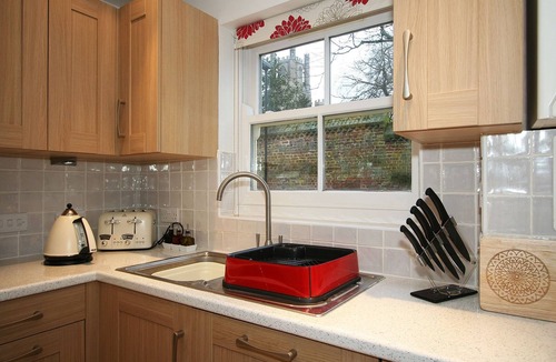 Ely Cottage | Modern Cottage In Traditional Style With Parking On Cathedral Doorstep