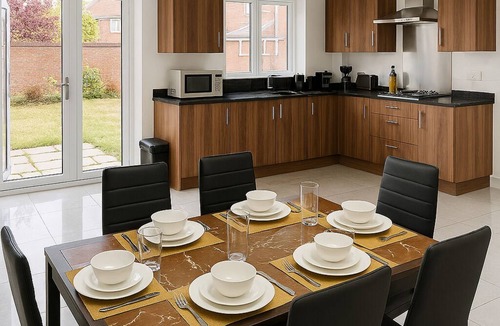 Leavesden House | Modern detatched property|Harry Potter - 2mins| Near London