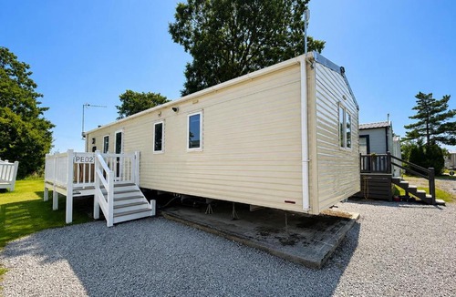 Fourstones Near Bentham House | Modern dog-friendly caravan at Bowland Fell in Yorkshire ref 93002PG
