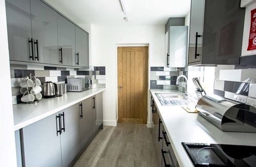 Stoke-on-Trent House | Modern & Exclusive home away from home