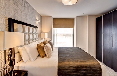 South Hampstead Apartment | Modern, Luxury Two-Bed Apartment with Private Patio